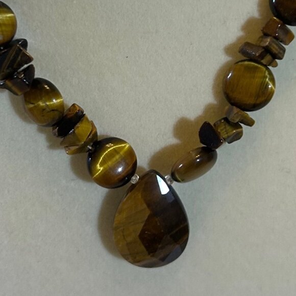 Beautiful handmade chunky tiger eye necklace with pear/teardrop pendant 17" - Picture 2 of 4
